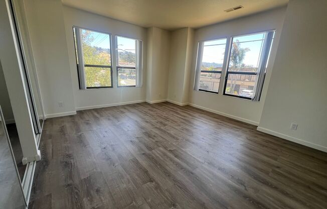 3 beds, 2 baths, 1,300 sqft, $3,395, Unit 14