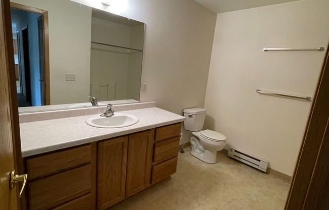 3 beds, 2 baths, 810 sqft, $1,345, Unit TE218X-243