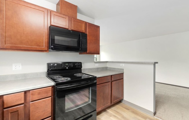Pioneer Meadows Kitchen and Dining Area