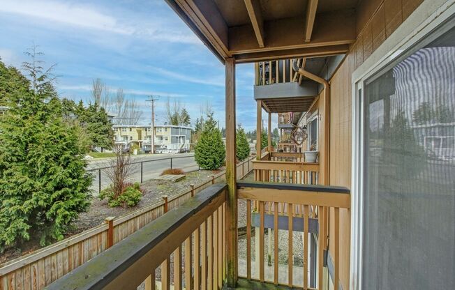 2 beds, 1 bath, 1,000 sqft, $1,699, Unit B202