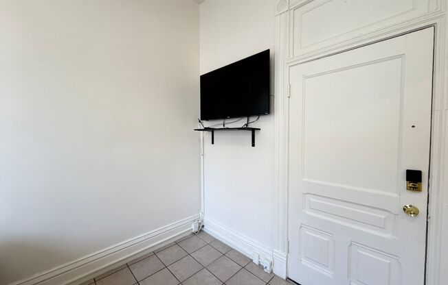 Studio, 1 bath, $1,195, Unit 46
