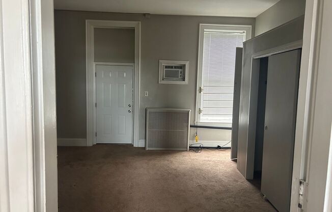 1 bed, 1 bath, $1,075