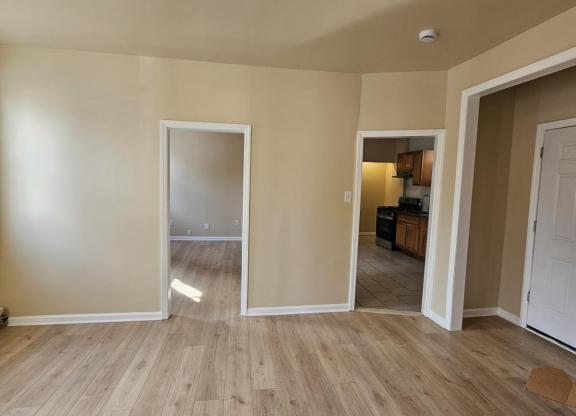 4 beds, 2 baths, $3,100