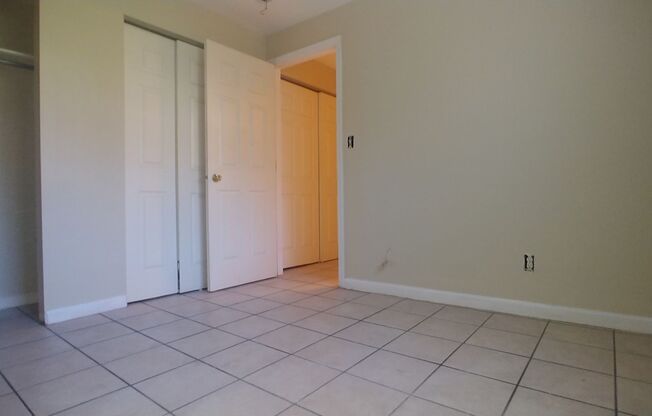 1 bed, 1 bath, 750 sqft, $850, Unit Apt 12