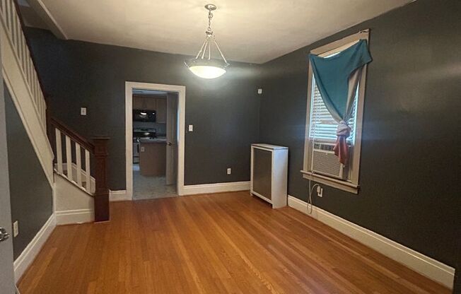 3 beds, 1 bath, $1,595