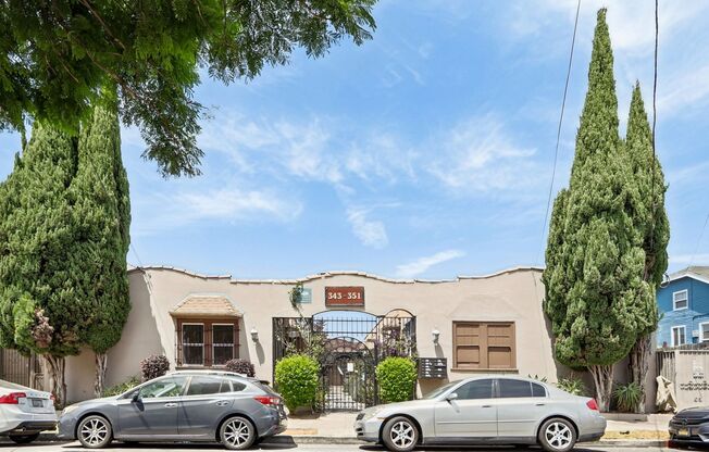 343 N. BENTON WAY
