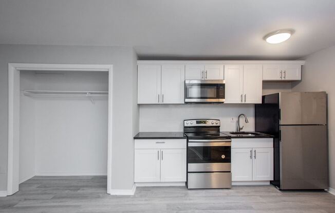 21 Davis Ave