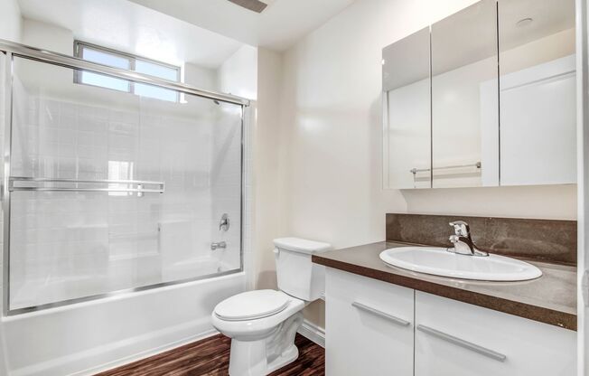 3 beds, 2 baths, 1,053 sqft, $3,284, Unit 401