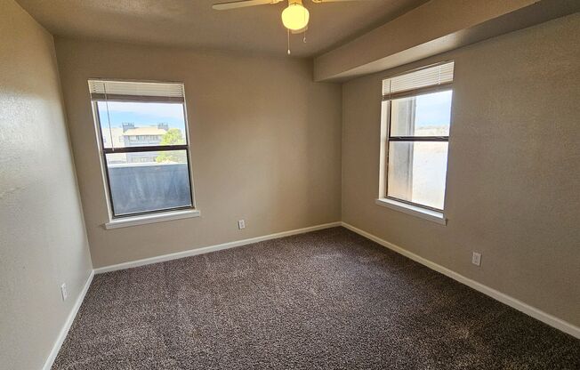 2 beds, 1 bath, 700 sqft, $850, Unit 230 D