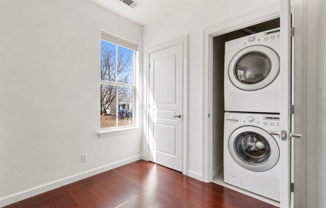 4 REPTON CIR