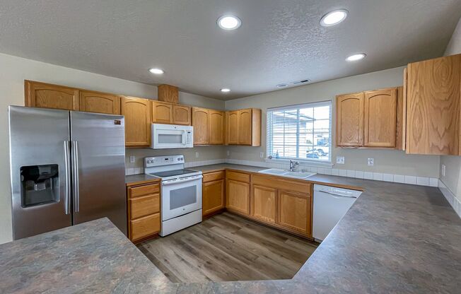 3BD Ranch in Desirable Pasco Neighborhood