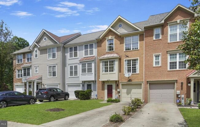 Modern Three-Level Townhome in the Heart of Seven Oaks