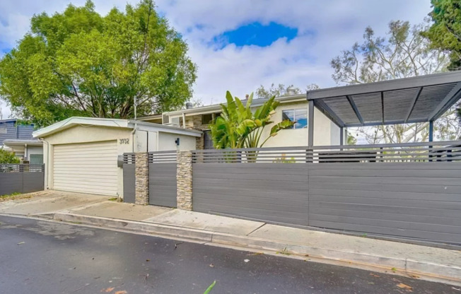 Spacious 3 bed, 2.5 bath house for rent in Mount Washington area of LA