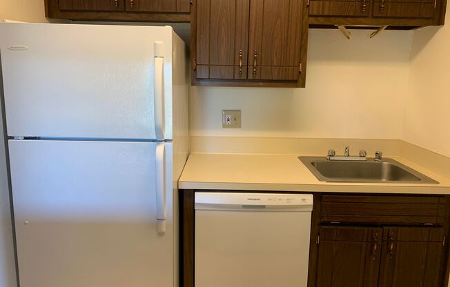 Studio, 1 bath, $1,150, Unit 09