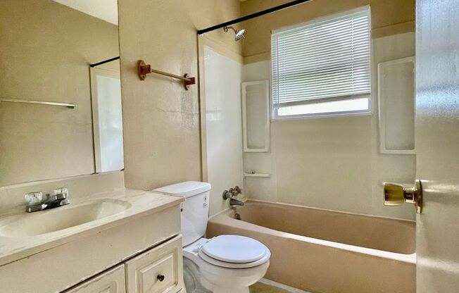 Welcome to your charming 3-bedroom, 1-bathroom home in the heart of Killeen, TX!