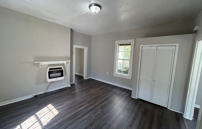 No Deposit!--Coming Soon! 1 bedroom 1 bath home close to downtown Columbus.