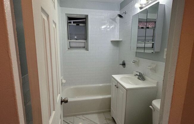 2 beds, 2 baths, $3,200, Unit AA