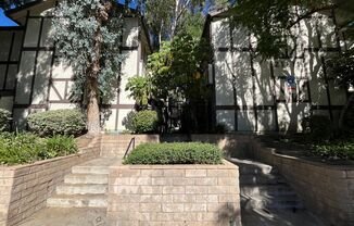 Canoga Park 1BR w/all appliances, parking, pool + spa!