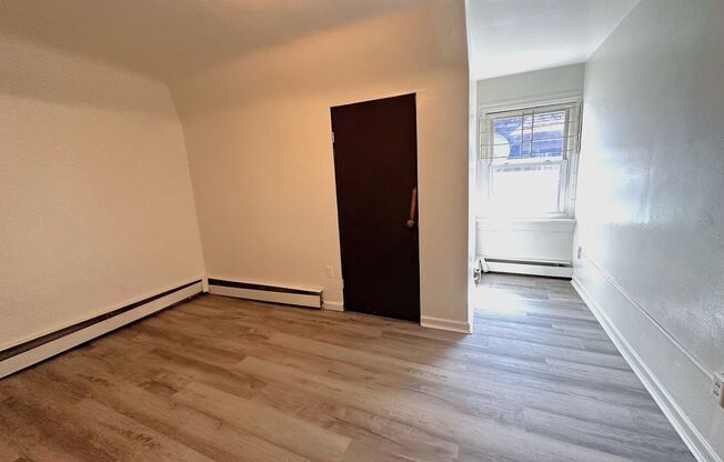 1 bed, 1 bath, $950, Unit 5