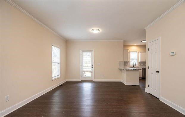 707 E MARTIN