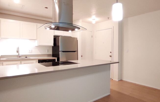 2 beds, 2 baths, 847 sqft, $1,595, Unit 1