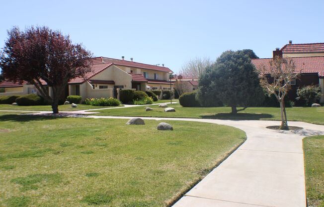 Charming 2-Bedroom Home in Gated Community – Prime Location!