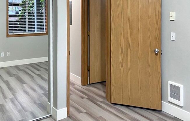 2 beds, 1 bath, 700 sqft, $1,695, Unit A14