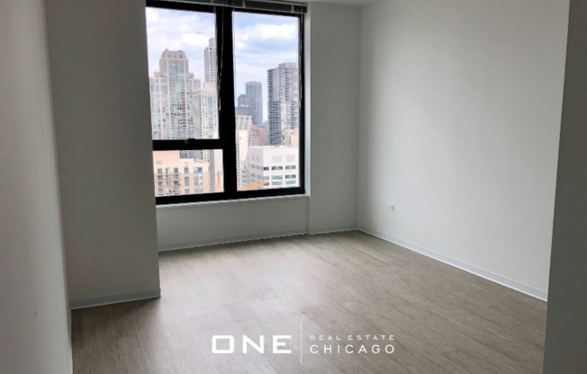 156 W Superior St