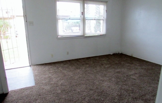 Studio, 1 bath, 350 sqft, $1,850, Unit 1028 S. Cleveland A