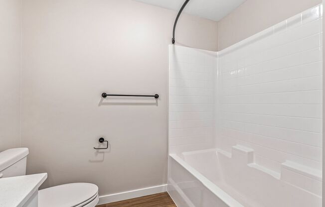 2 beds, 2 baths, 1,132 sqft, $2,000, Unit 3-300