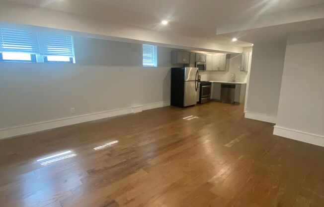 1 bed, 1 bath, 625 sqft, $1,320, Unit B04