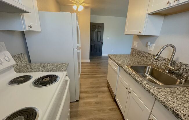 1 bed, 1 bath, 560 sqft, $1,394, Unit WR-27