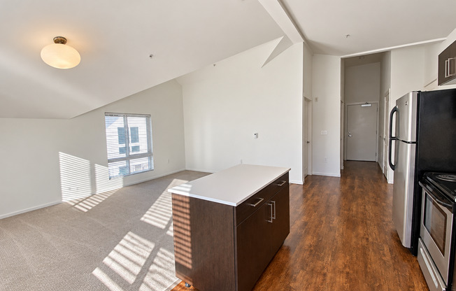 1 bed, 1 bath, 600 sqft, $2,395, Unit 2507-A