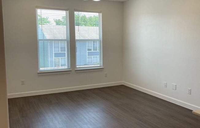 2 beds, 2 baths, 1,015 sqft, $1,350