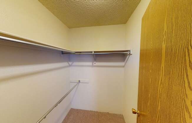 Windtree Apartments Closet Apartments in Colorado Springs, CO