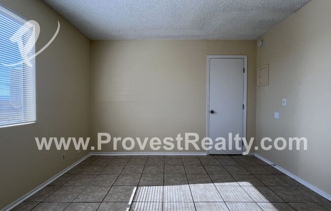 2 beds, 1 bath, $1,300, Unit Unit 10