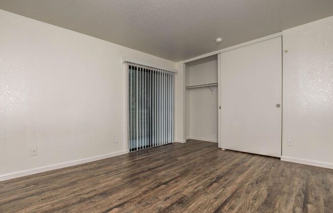 Victoria Square Apartment Homes