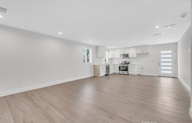7865 CHASTAIN AVE