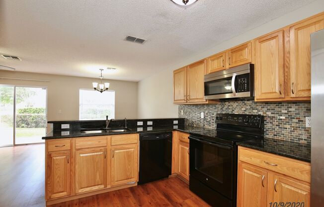 Beautiful 2/2.5 Townhome in the Gated Community of Waterford Villas - East Orlando is Available Now!