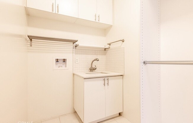 2 beds, 2 baths, 1,320 sqft, $3,850, Unit 1603