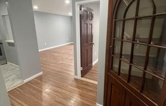 Large one bedroom condo newly renovated with stainless steel appliances