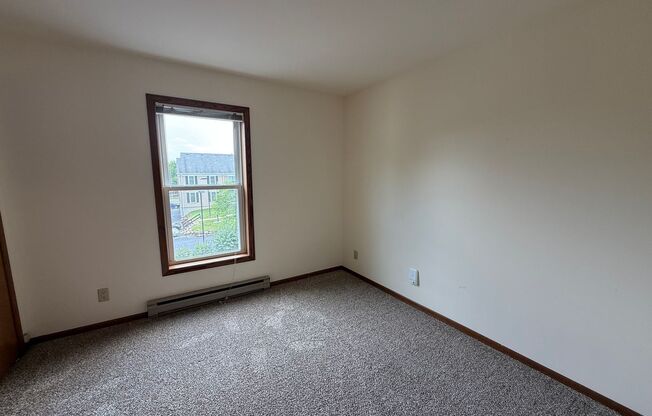 2 beds, 2 baths, 950 sqft, $1,750, Unit 7633CC