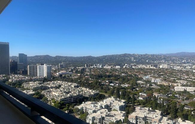 2 beds, 2 baths, 1,301 sqft, $7,250, Unit 2704