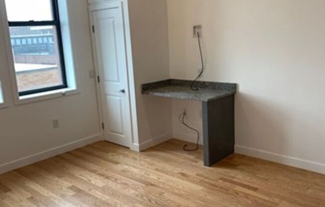 Studio, 1 bath, 9,999 sqft, $1,650, Unit 64-308