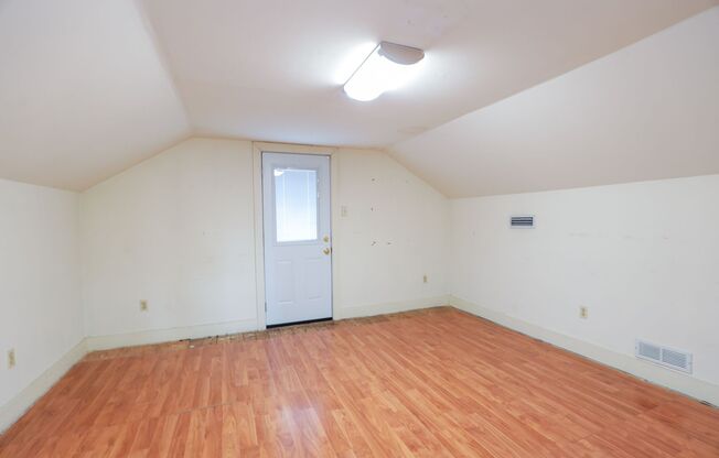 4 beds, 1 bath, $1,900