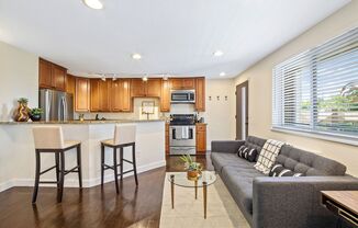 Incredible 2 bedroom 1 bath Condo in West Washington Park Neighborhood