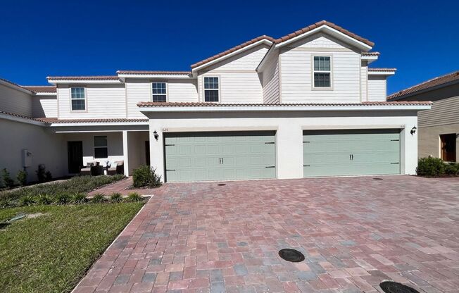 A stunning NEWLY BUILT HOME in Kissimmee, FL Move in Ready!