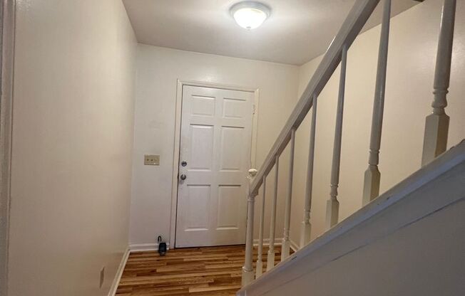 6-7 month lease term!!! Popular town home in Stones Throw. Walking distance to UNCW! 3BR, Fenced back court yard. Updated flooring!