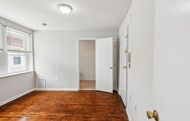 Studio, 1 bath, 280 sqft, $890, Unit A24