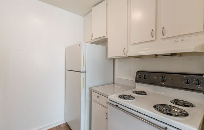 2 beds, 1 bath, 1,100 sqft, $1,396, Unit 3665-E04